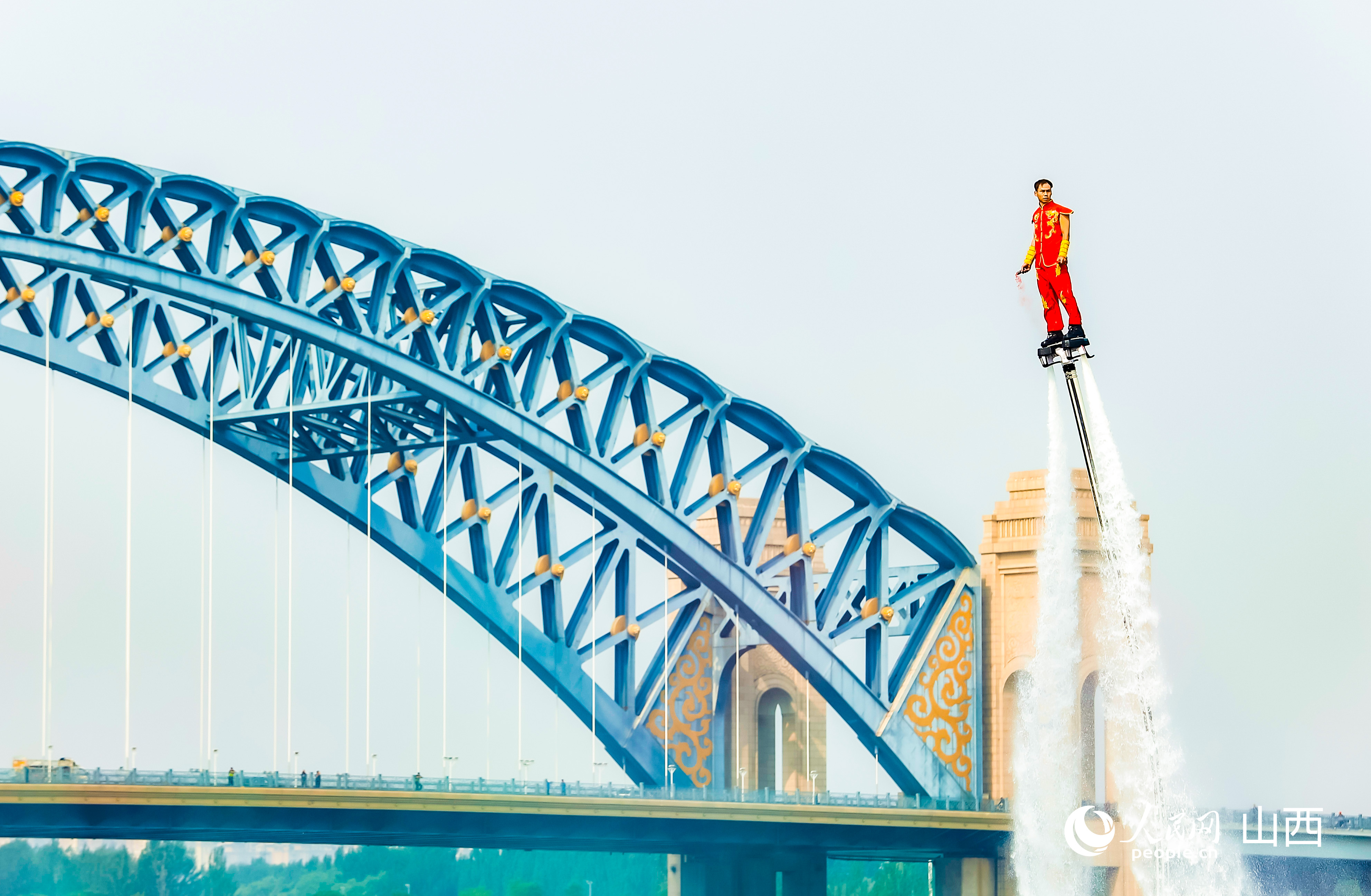 水上飛龍表演。