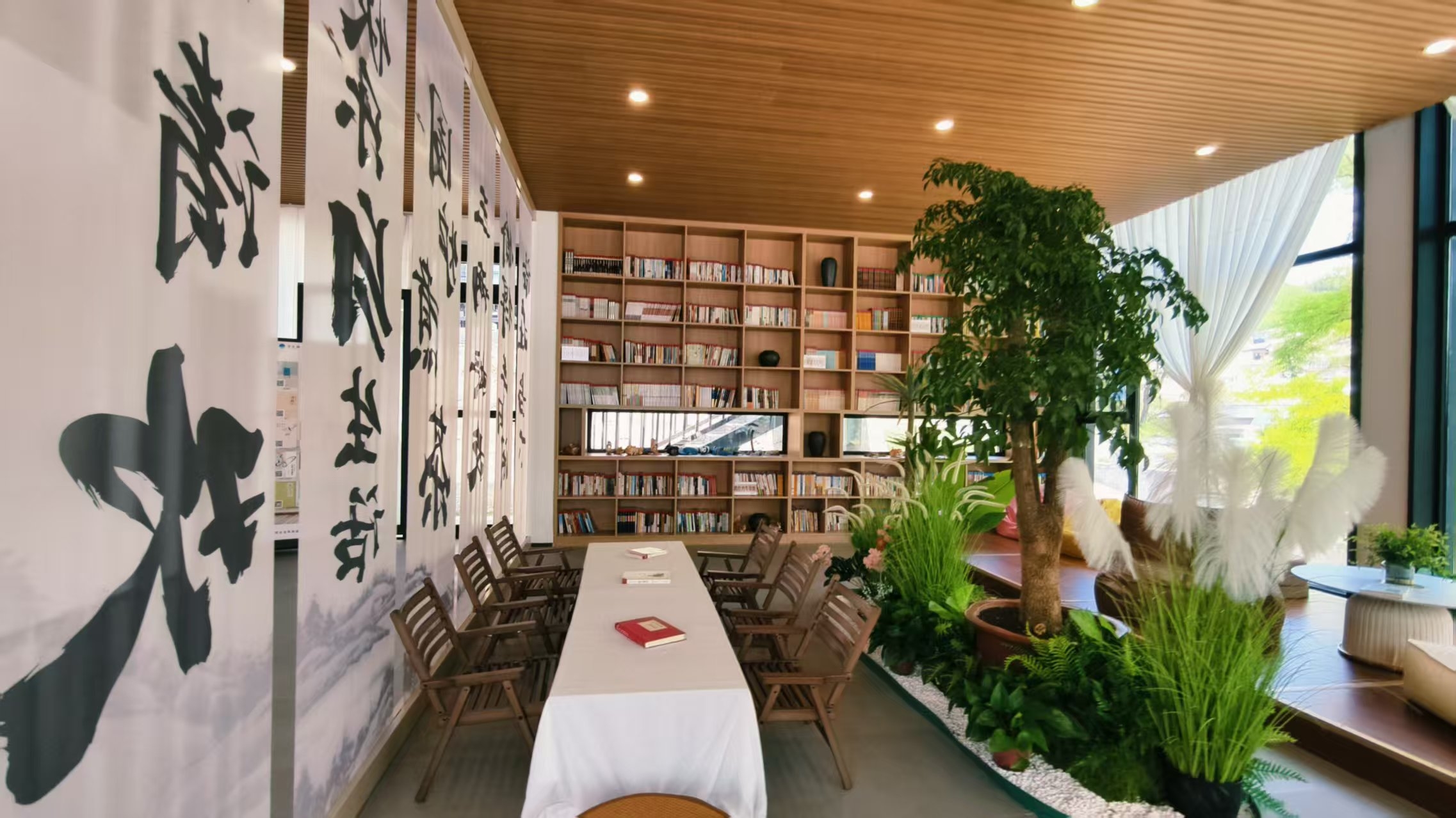 “本無”民宿將古樸風情與現代旅居相融合，為游客帶來不一樣的鄉村度假新體驗。晉向華攝